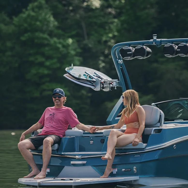 MasterCraft XT24, 17 places et 109 ft³ de rangement