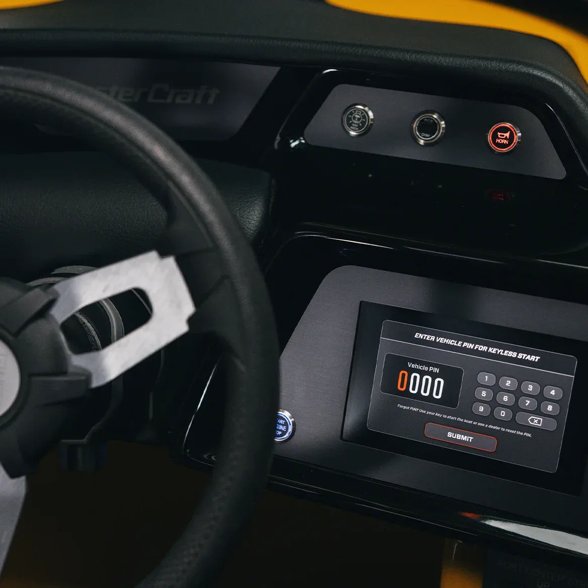 MasterCraft NXT23, dash nxt 7 pouces et recharge sans fil