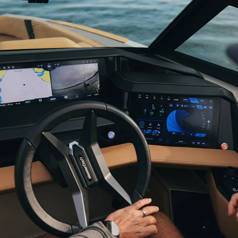 MasterCraft XStar 23, poste connecté et vision 4 caméras