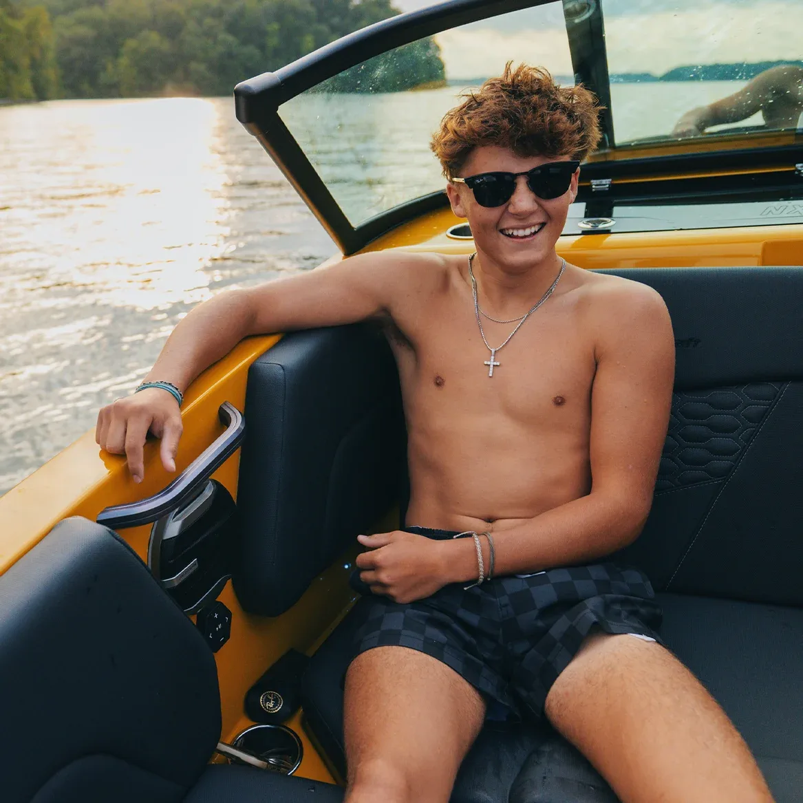 MasterCraft NXT23, 16 places et 99 ft³ de rangement