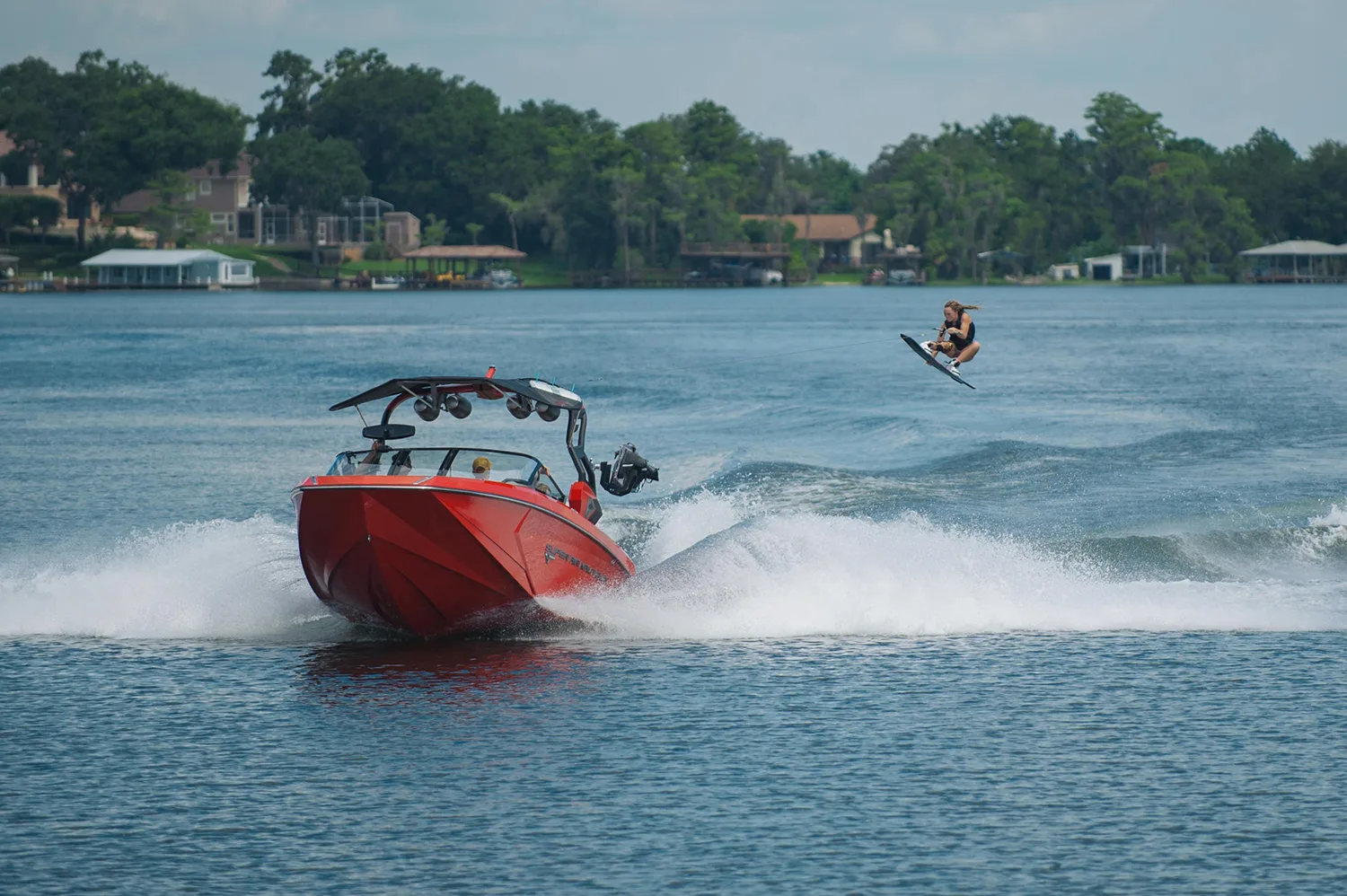Quel bateau choisir pour faire du wakeboard ? Le guide complet