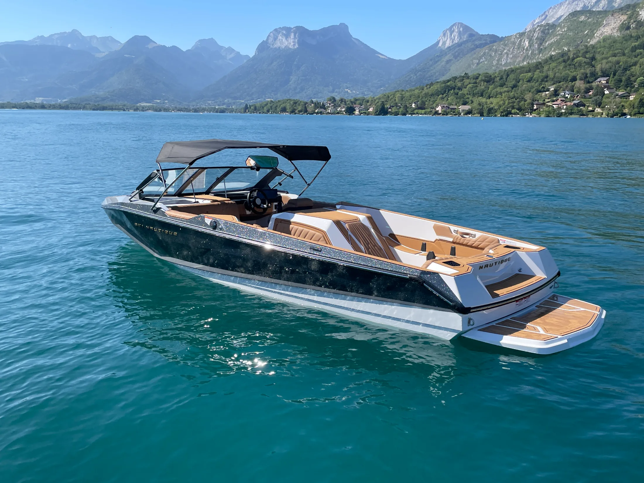 Wakeboat d’occasion sur le lac
